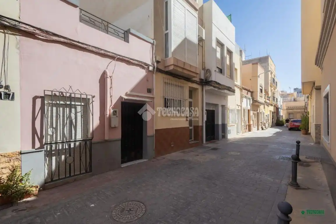 Vista exterior de Casa o xalet en venda en Almería