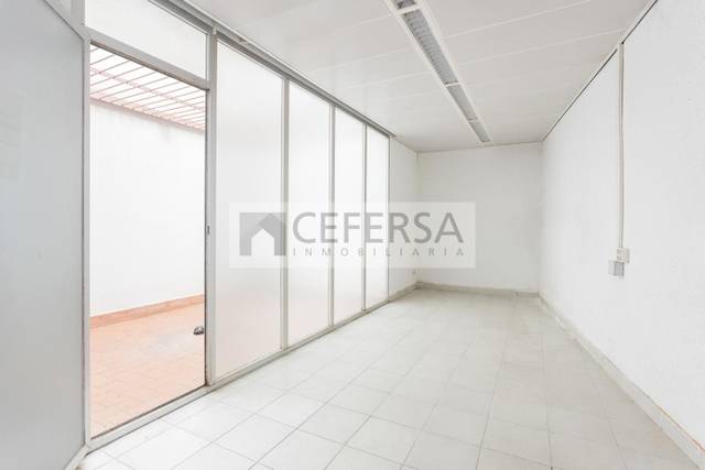 Edificio en Alquiler en Carrer dels Vergós en Les Tres Torres