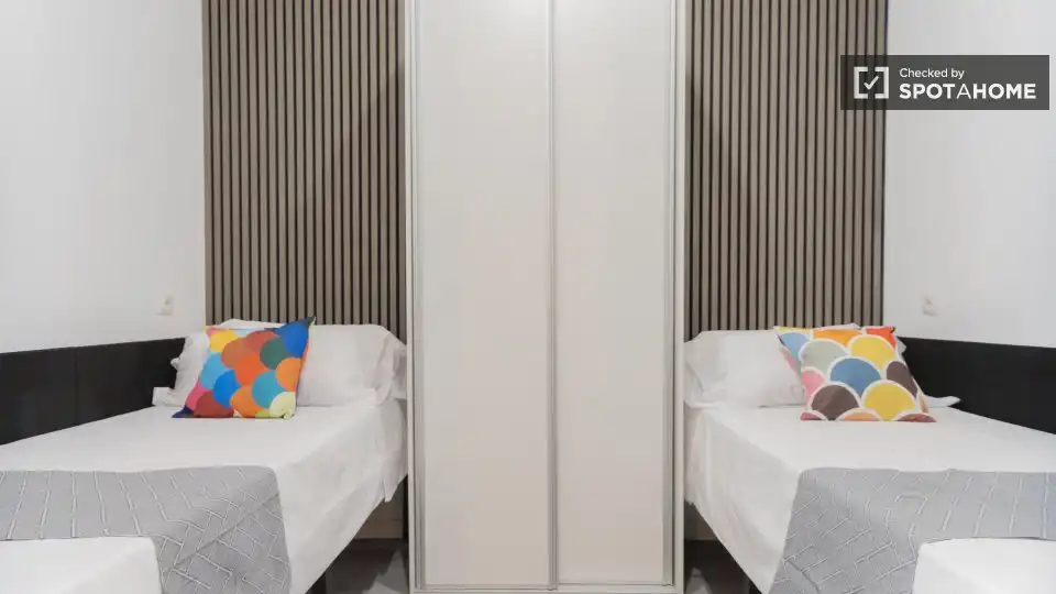 Bedroom of Flat for rent in Valencia  with Air Conditioner, Heating and Furnished