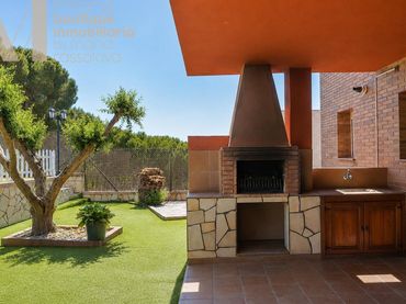 Villa con balcone in vendita a Calella