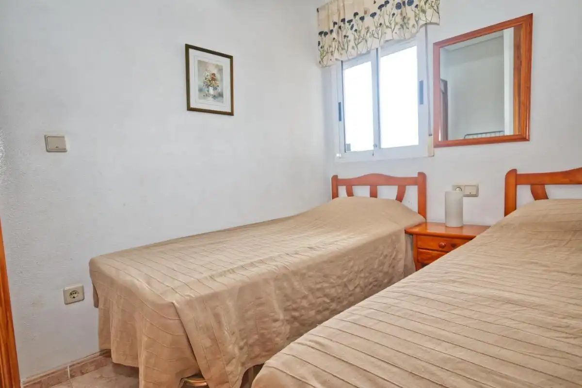 Habitación de Apartamento en venta en Orihuela con Aire acondicionado, Terraza y Amueblado
