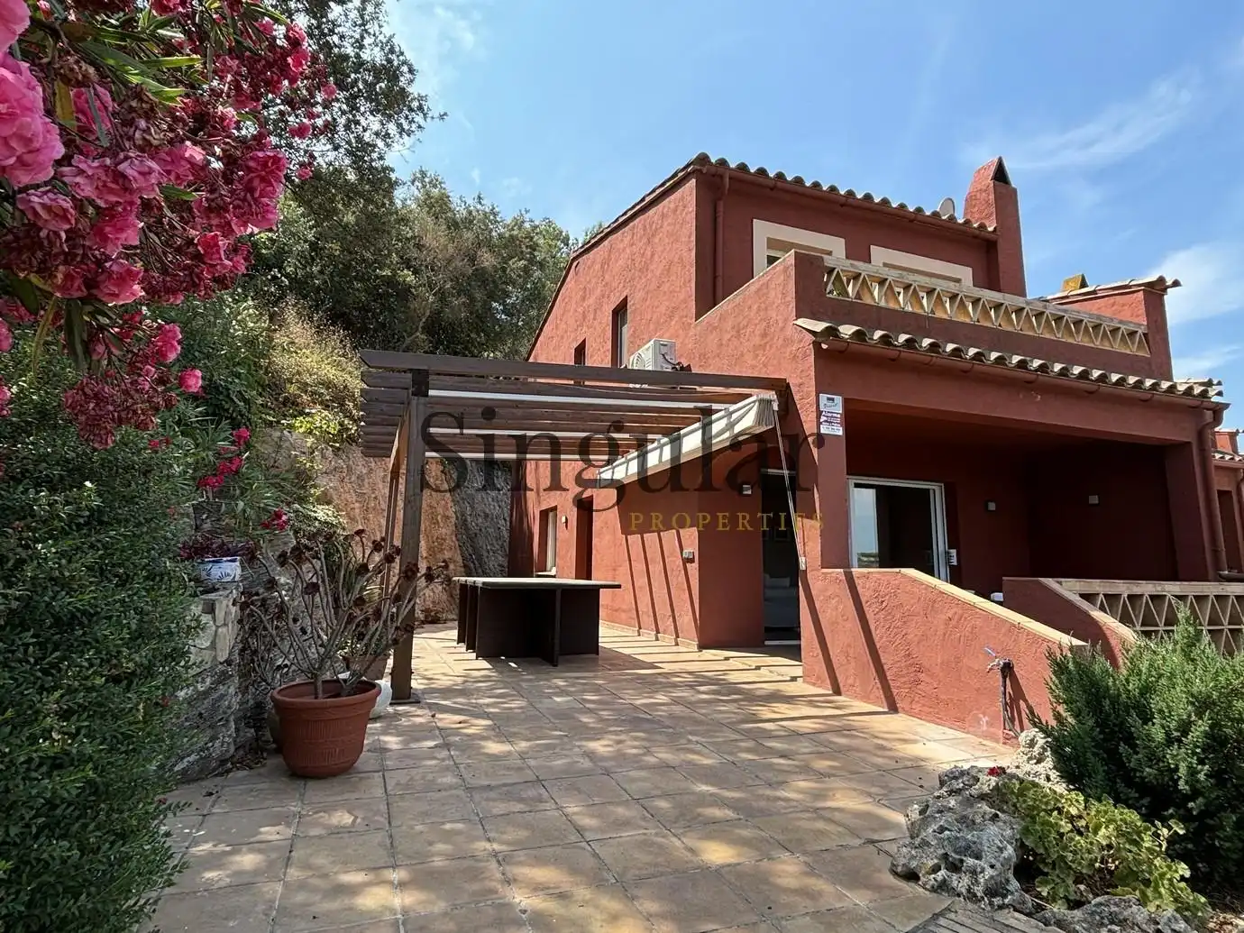 House with terrace for sale in Carrer Carrer de la Xarmada, imagen 2