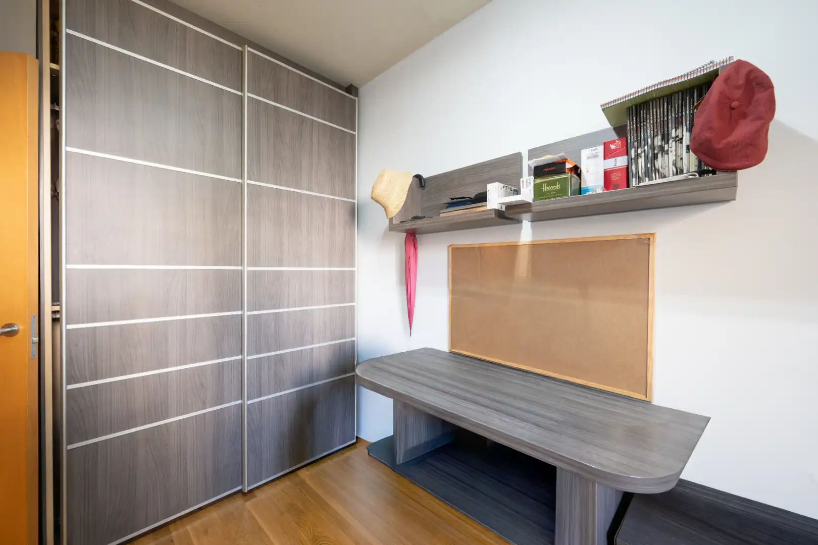 Bedroom of Flat for sale in Barcelona