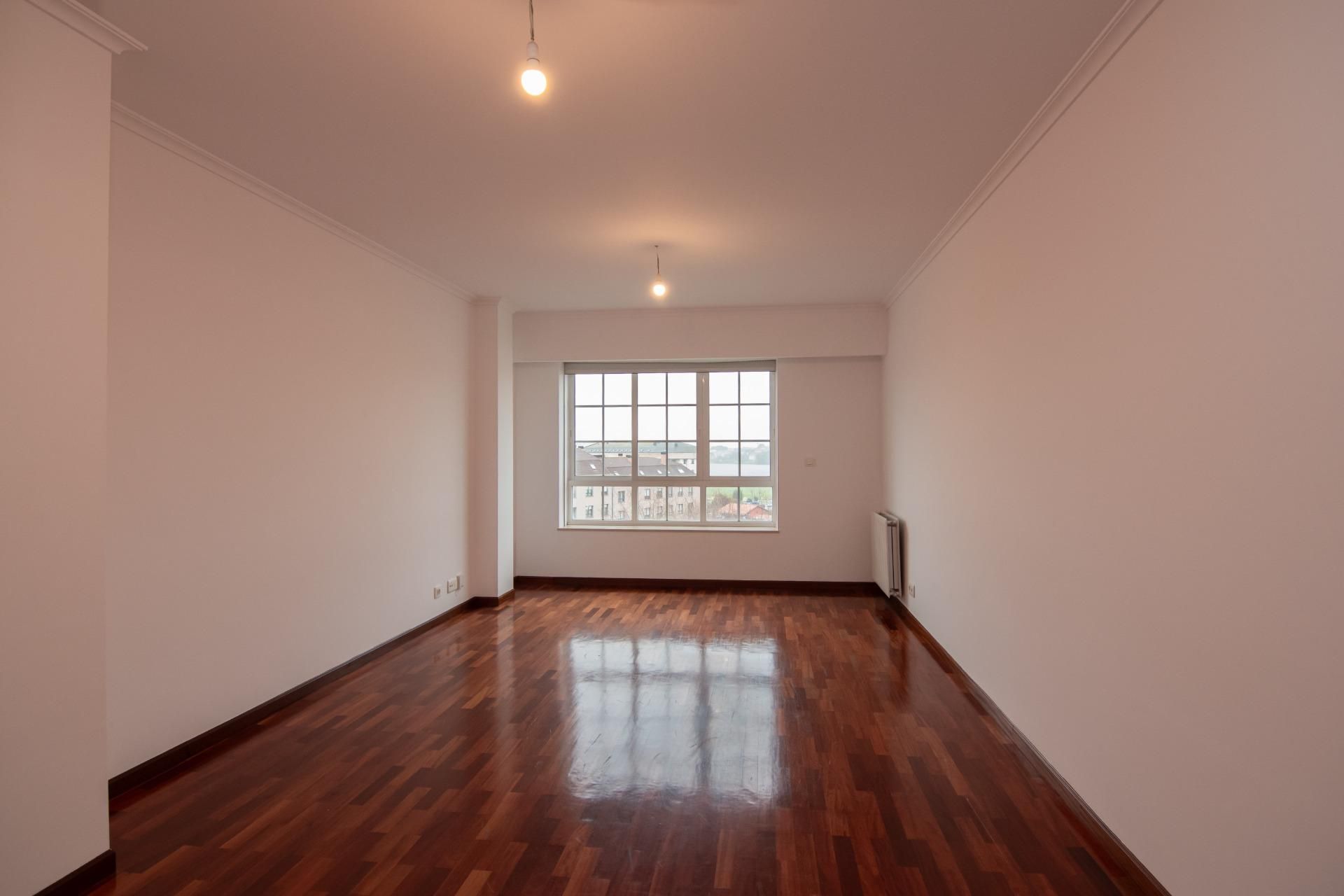 Sala d'estar de Pis de lloguer en Culleredo amb Calefacció i Traster