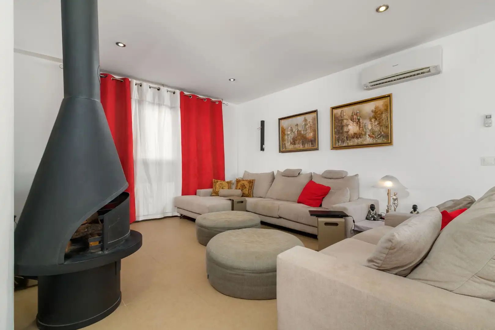Sala de estar de Casa o chalet en venta en Pau con Aire acondicionado, Calefacción y Jardín privado