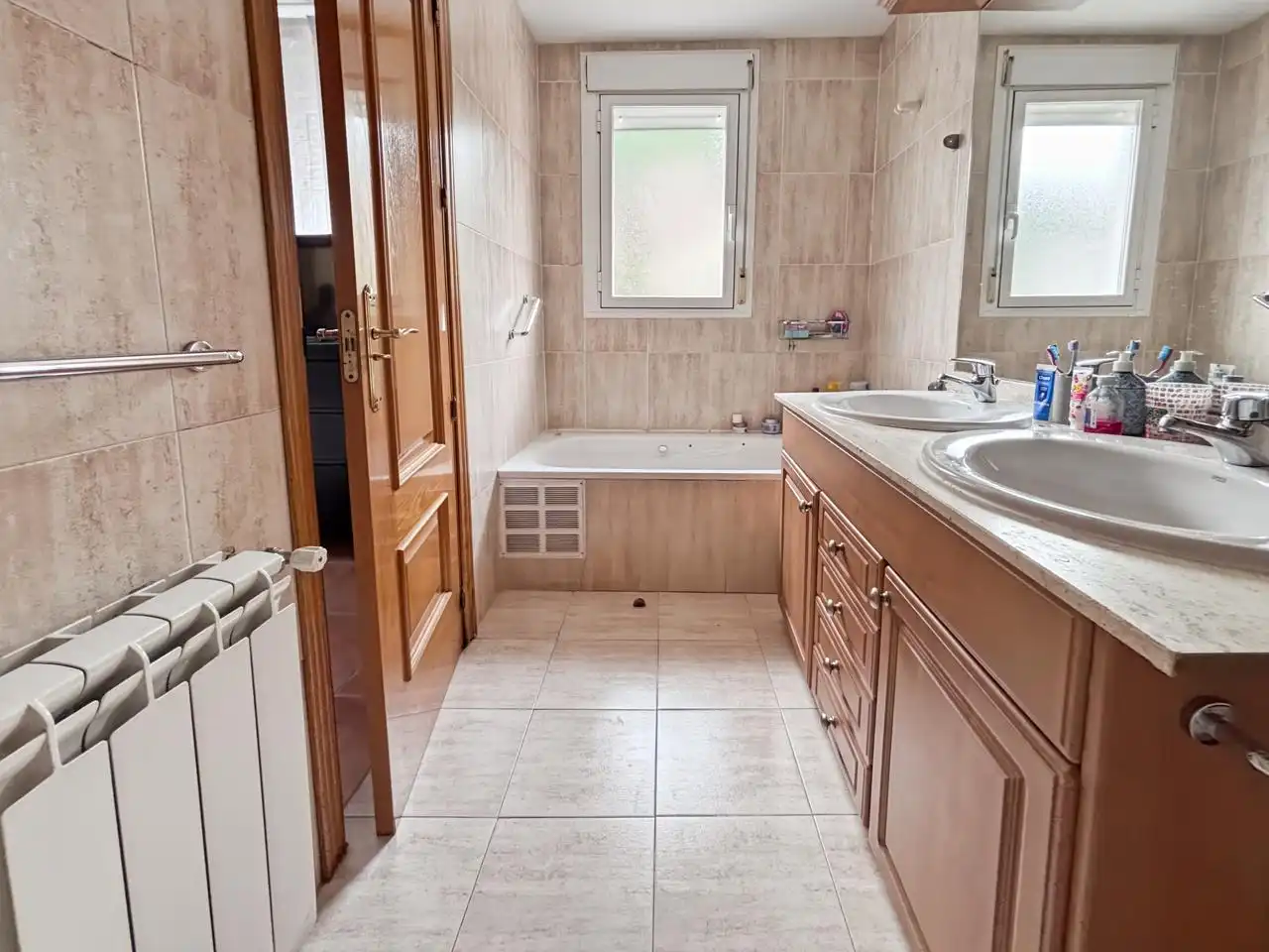 Bany de Casa o xalet en venda en Collado Mediano amb Aire condicionat, Terrassa i Piscina comunitària