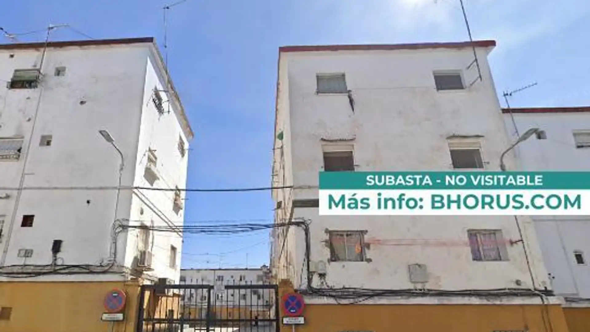 Vista exterior de Pis en venda en  Sevilla Capital