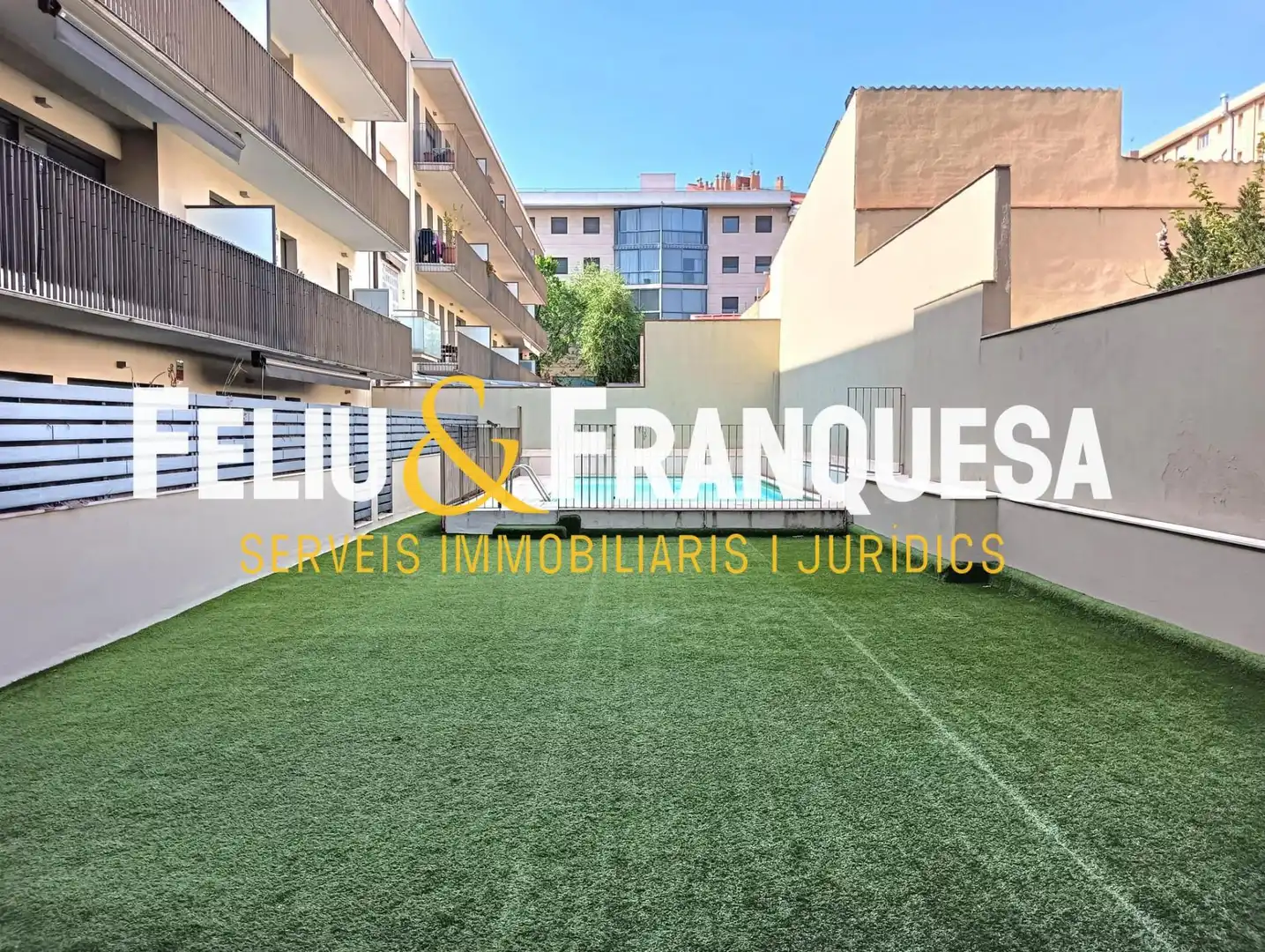 Terraza de Piso en venta en Sabadell con Calefacción, Piscina y Amueblado