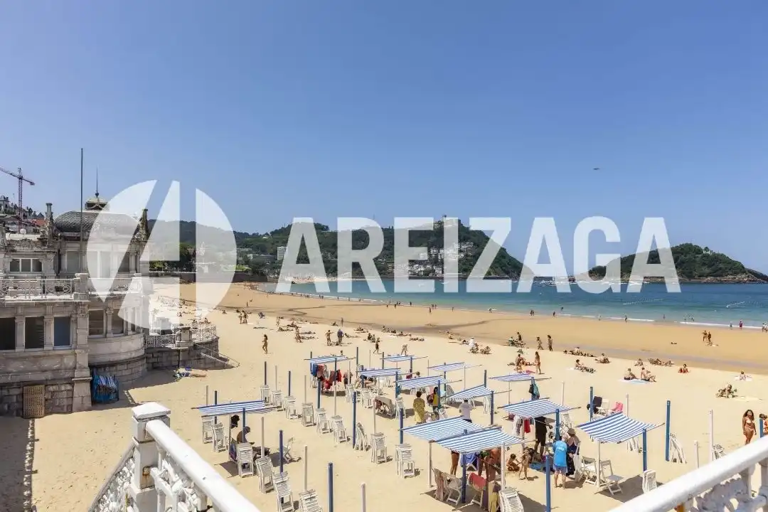 Pis en venda en Donostia - San Sebastián  amb Calefacció i Terrassa