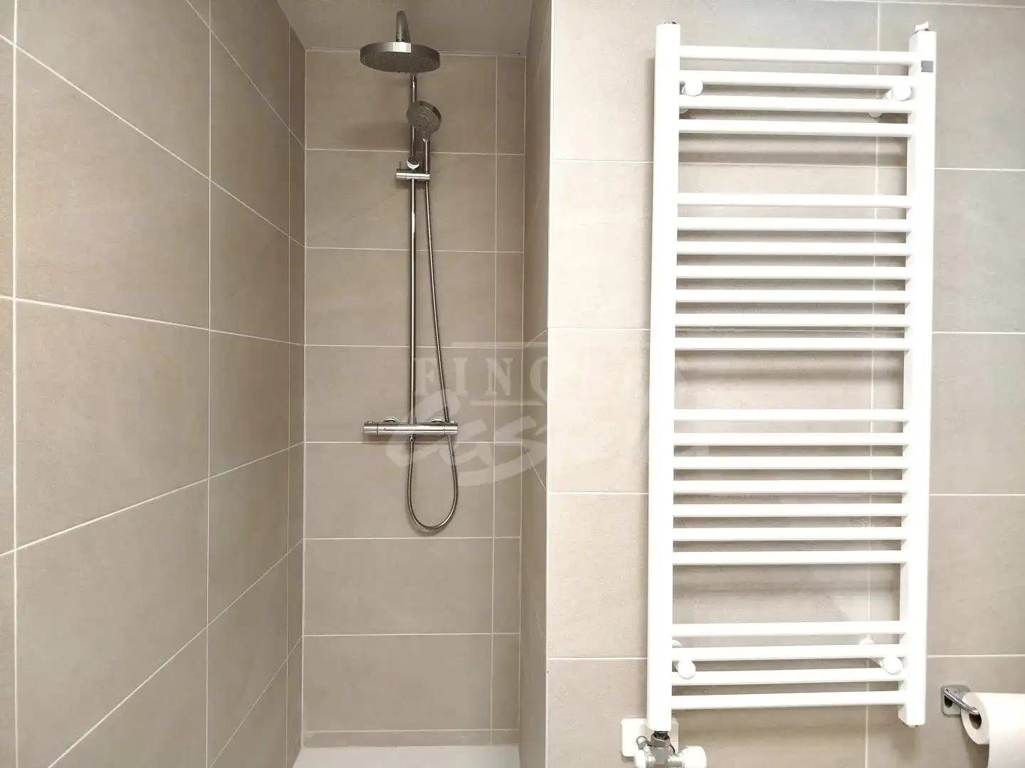 Badezimmer von Wohnung zur Miete in Mataró mit Klimaanlage, Heizung und Terrasse