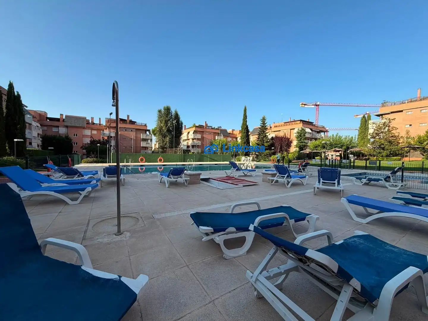 Piscina de Pis en venda en Pozuelo de Alarcón amb Aire condicionat, Calefacció i Jardí privat