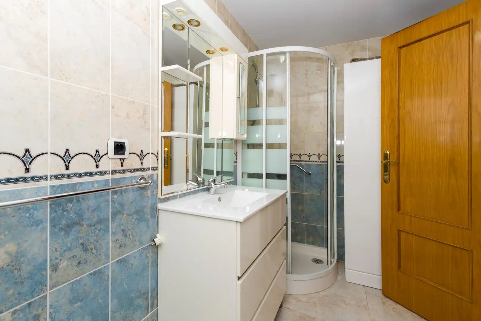 Badezimmer von Wohnungen zum Verkauf in Benicasim / Benicàssim mit Privatgarten, Terrasse und Gemeinschaftspool