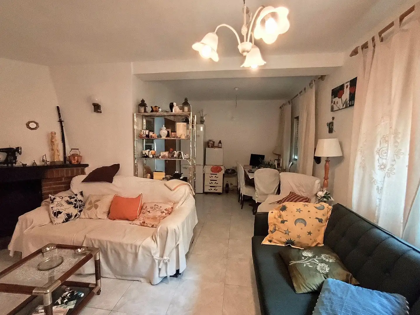 Sala d'estar de Casa o xalet en venda en Hontoba amb Calefacció
