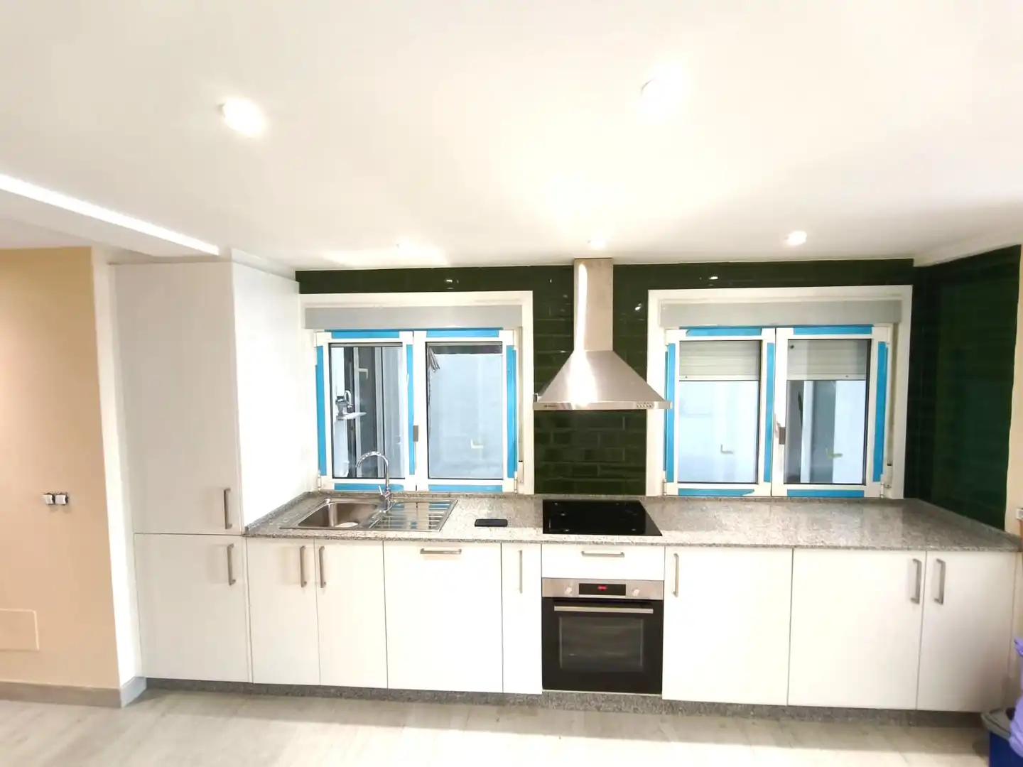 Kitchen of Flat for rent in Vigo   with Parquet flooring, Terrace and Storage room