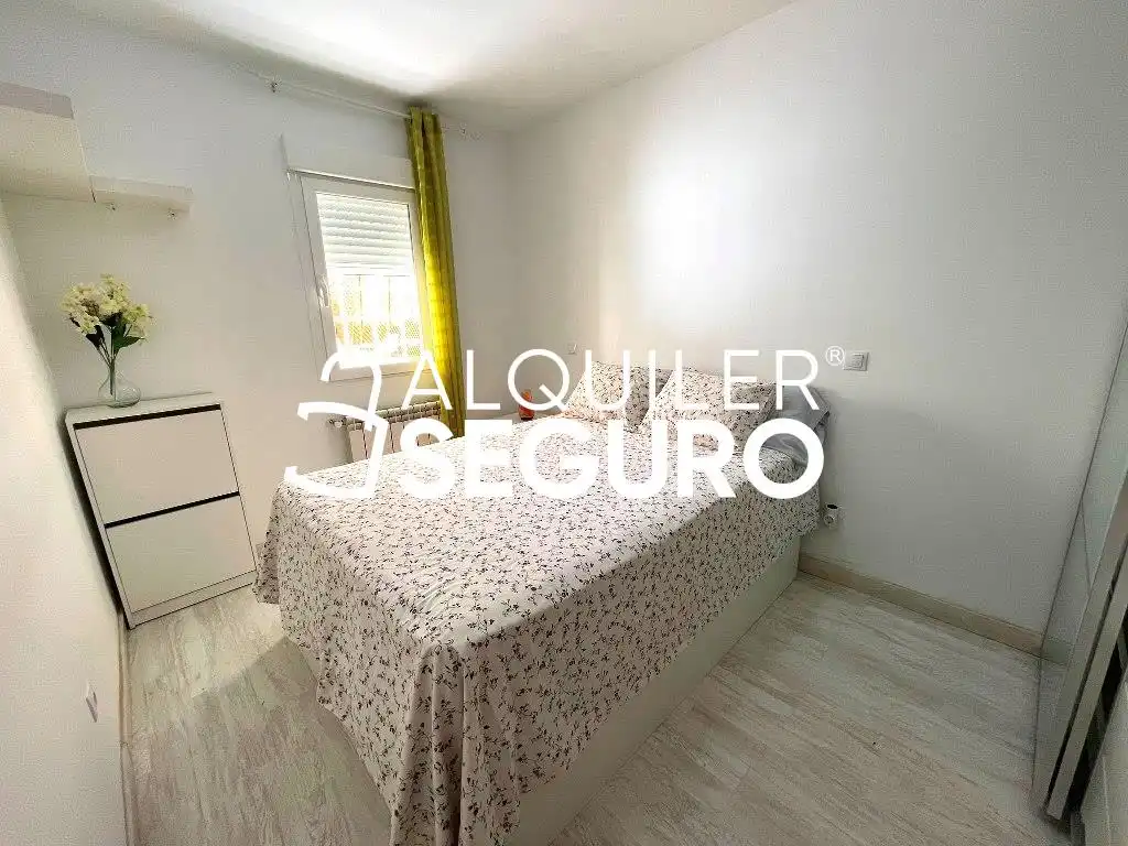 Schlafzimmer von Wohnung zur Miete in Madrid mit Klimaanlage, Heizung und Terrasse