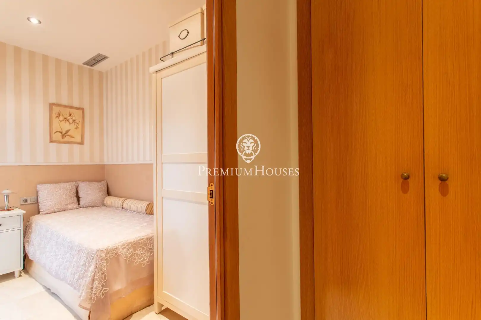 Bedroom of Detached homes for sale in Montgat  with Heating, Private garden and Terrace