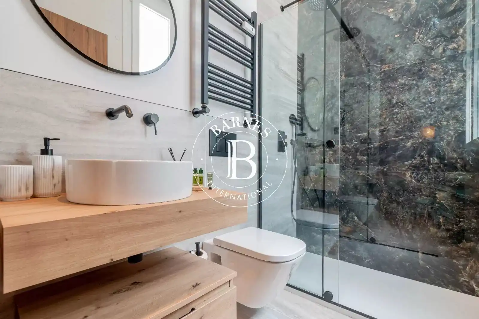 Bathroom of Flat for rent in Madrid  with Air Conditioner, Heating and Terrace