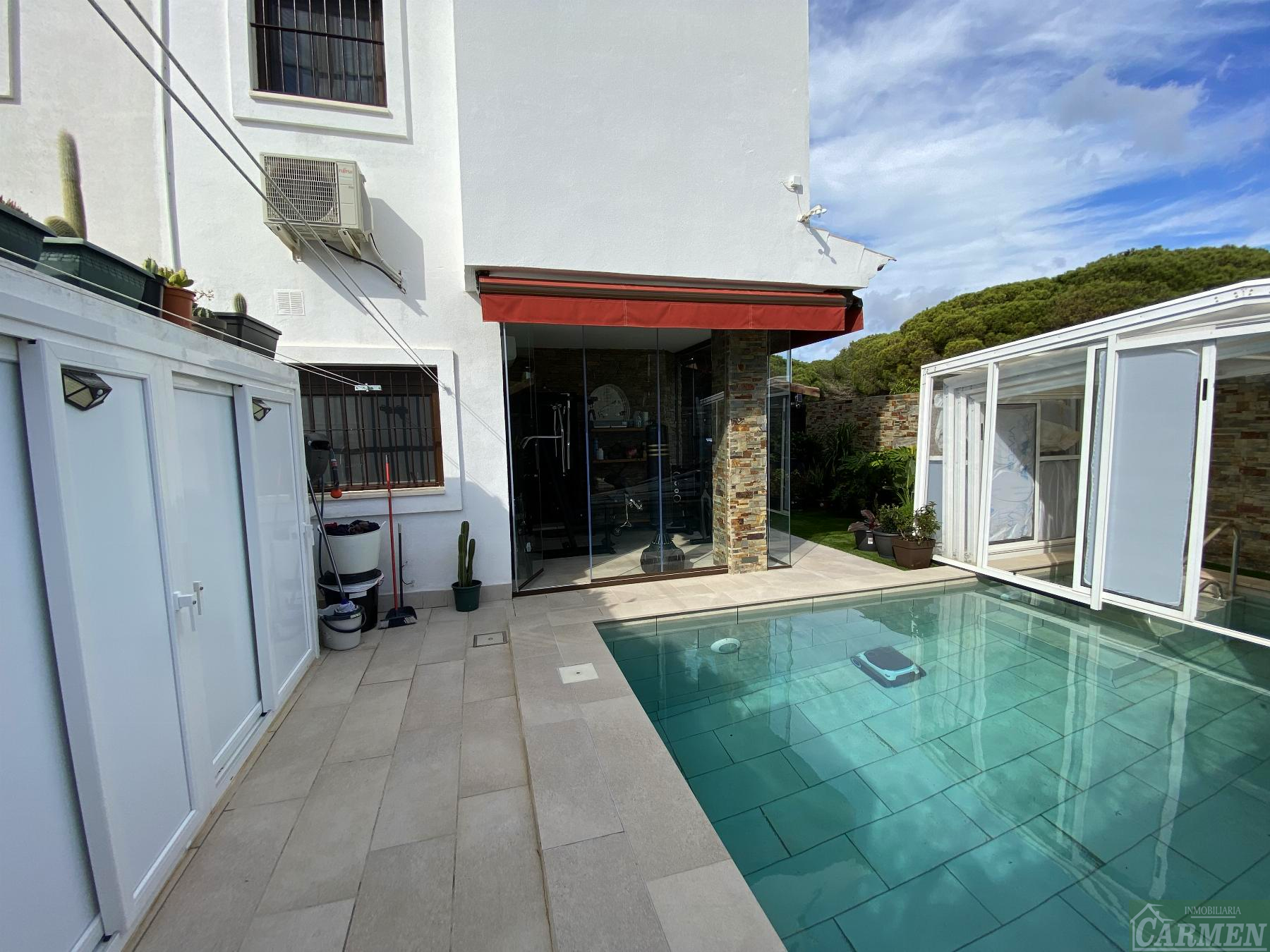 Piscina de Casa o xalet en venda en Chiclana de la Frontera amb Aire condicionat, Calefacció i Traster