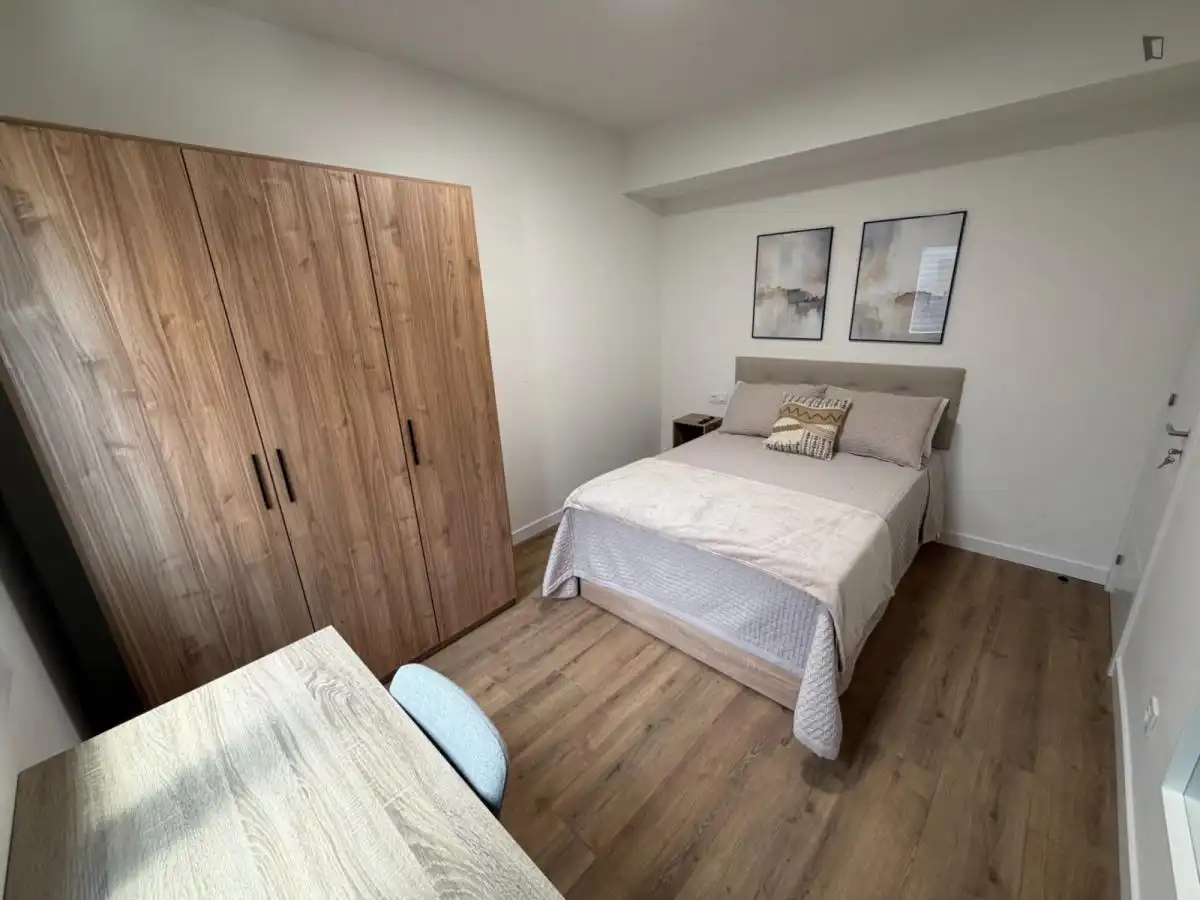 Dormitori de Apartament per a compartir en Vigo  amb Moblat, Forn i Microones