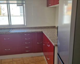 Cuina de Pis de lloguer en Cáceres Capital amb Balcó