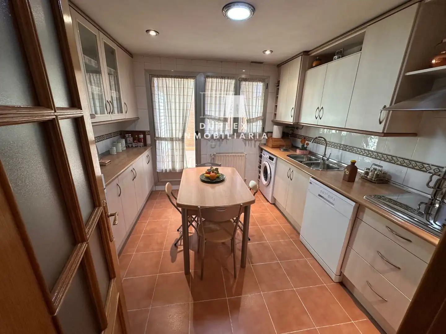 Cocina de Casa adosada en venta en Cuenca con Calefacción, Terraza y Amueblado