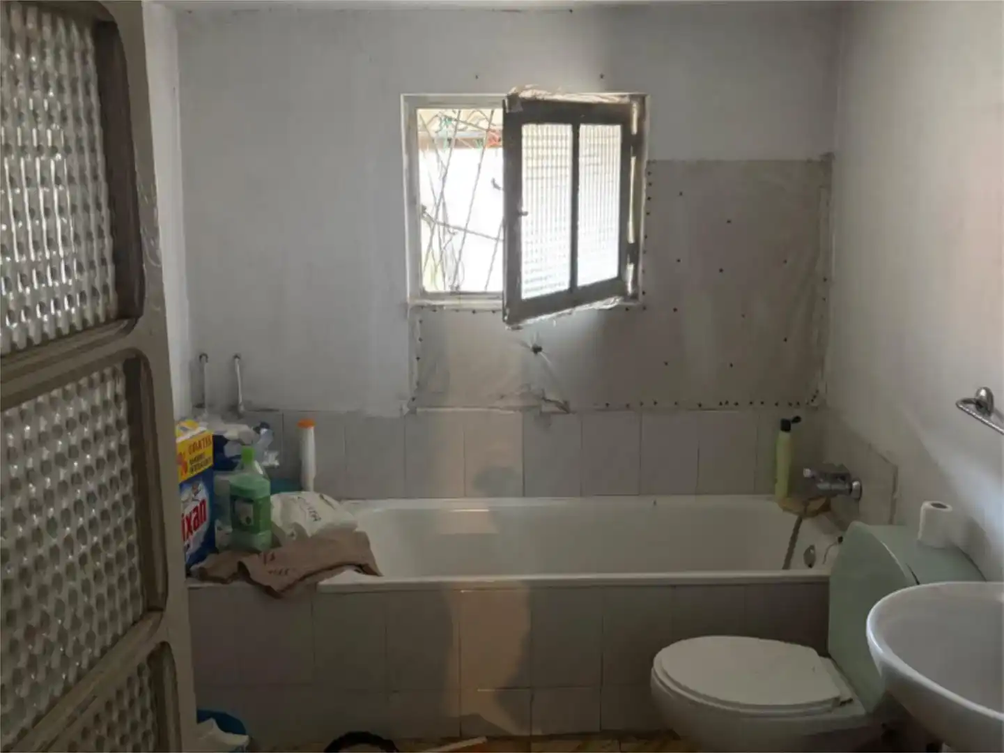 Bany de Finca rústica en venda en Alcazarén amb Jardí privat, Parquet i Moblat