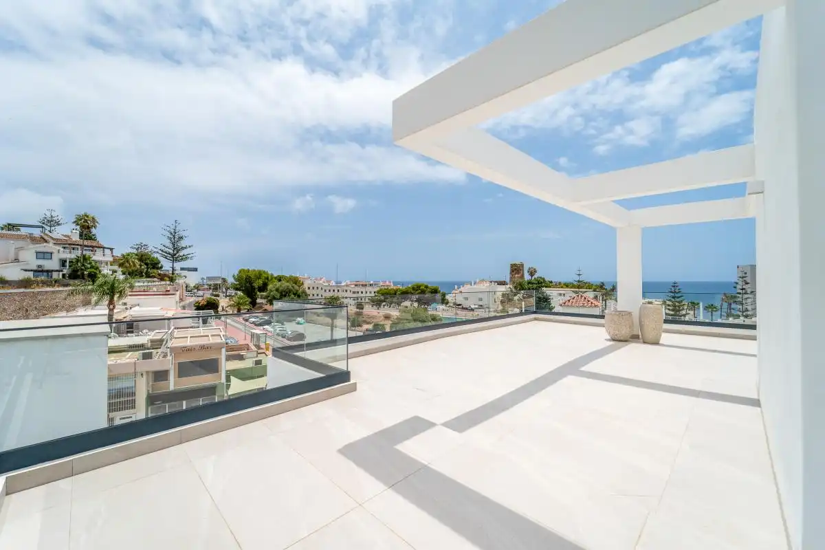 Terrassa de Casa o xalet en venda en Benalmádena amb Aire condicionat, Calefacció i Jardí privat