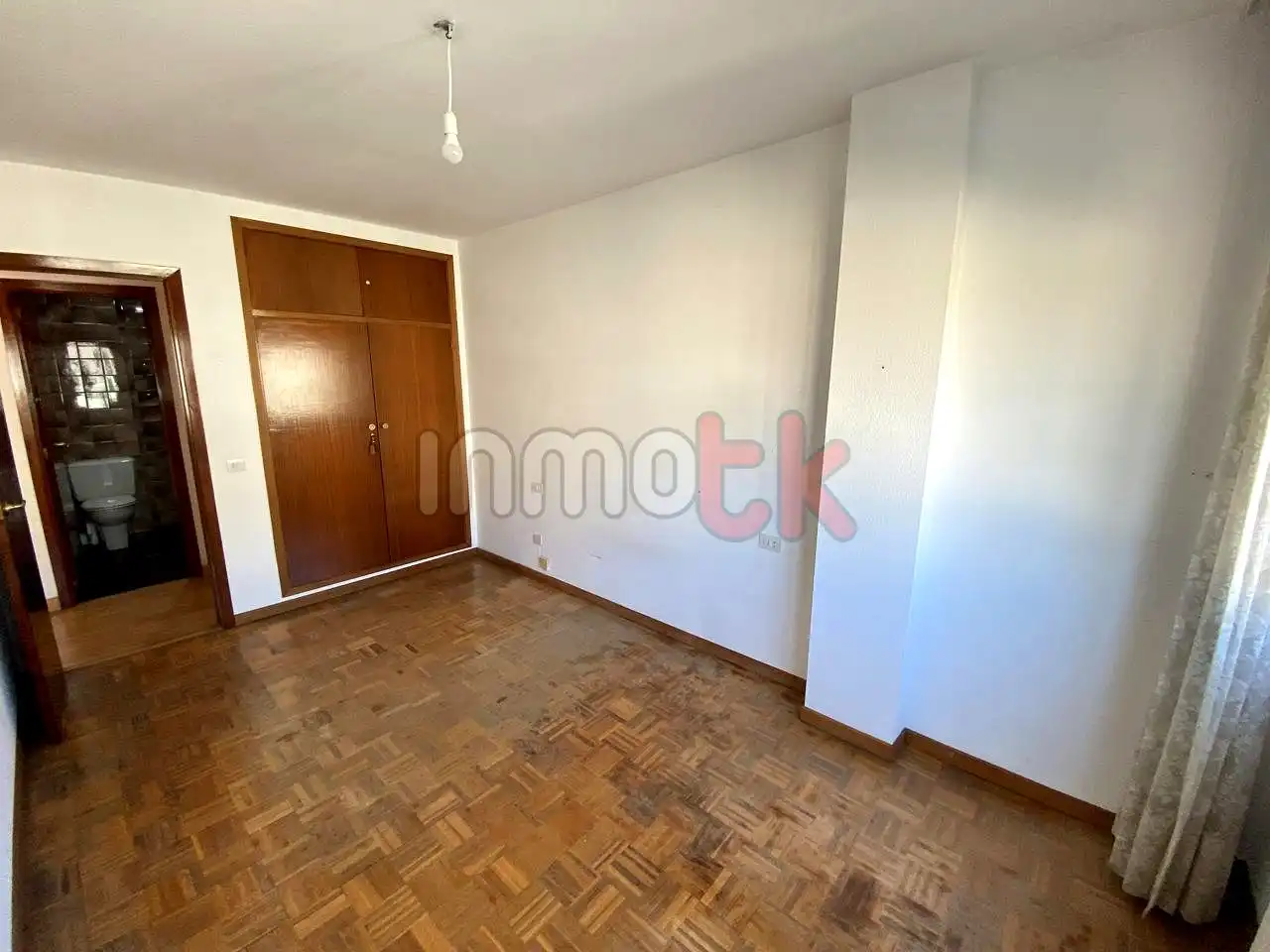 Schlafzimmer von Wohnung zum Verkauf in A Coruña Capital  mit Heizung und Abstellraum