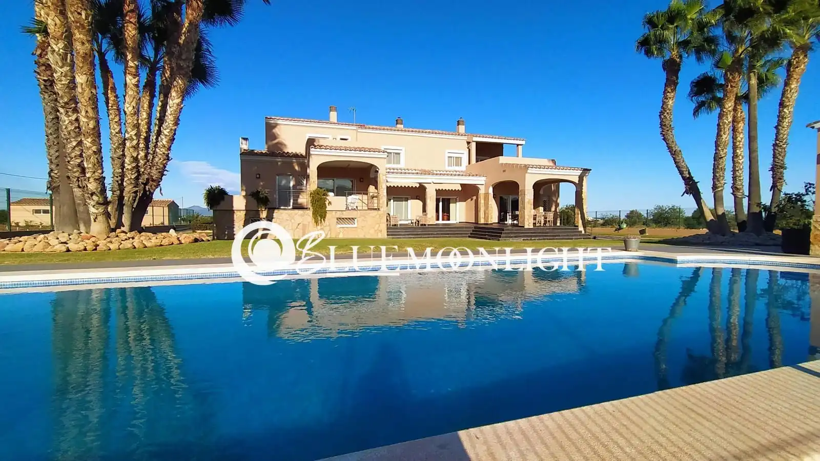 Villa avec piscine à vendre à POLIGONO 7