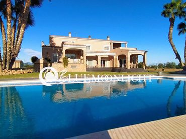 Chalet con piscina en venta en POLIGONO 7