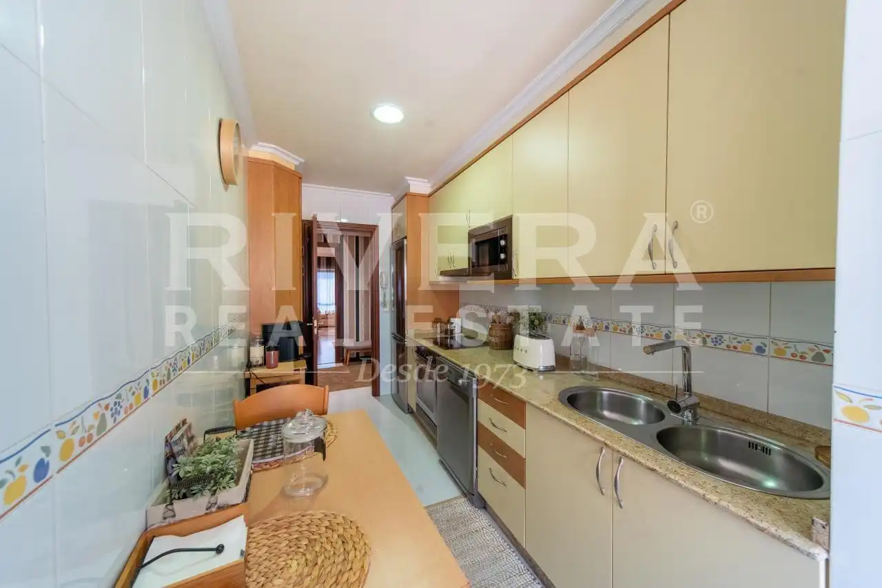 Kitchen of Flat for sale in Vigo   with Heating, Parquet flooring and Storage room