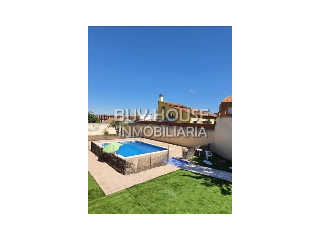 Vista exterior de Dúplex en venda en Alameda de la Sagra