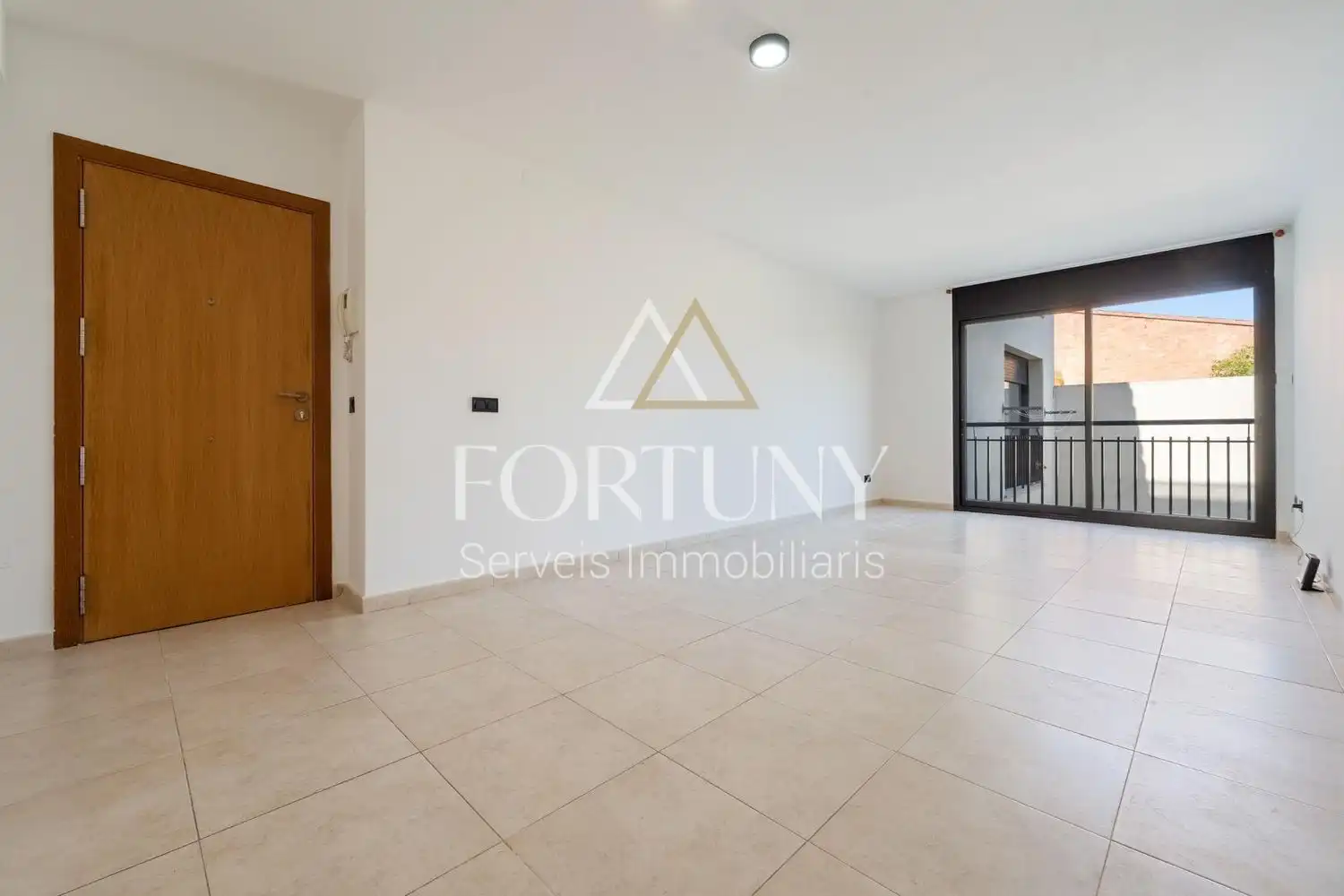 Flat with terrace for sale in de Guillem de Jorba 2, imagen 2