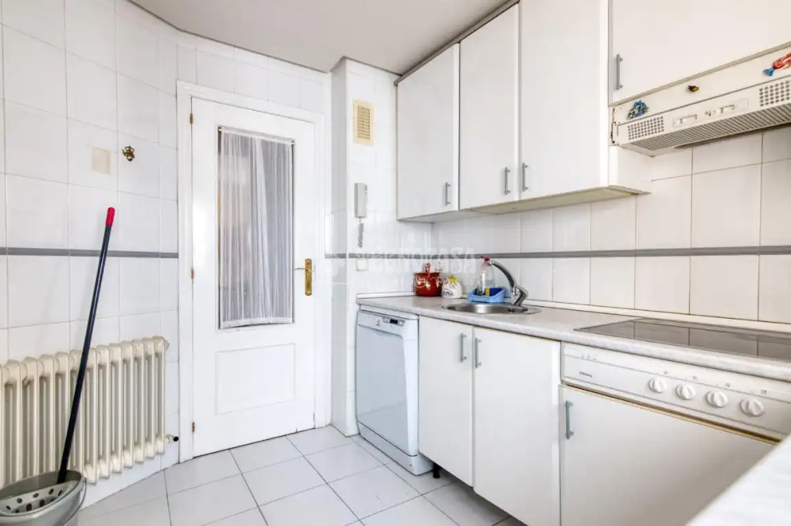 Cocina de Piso en venta en Salamanca con Calefacción