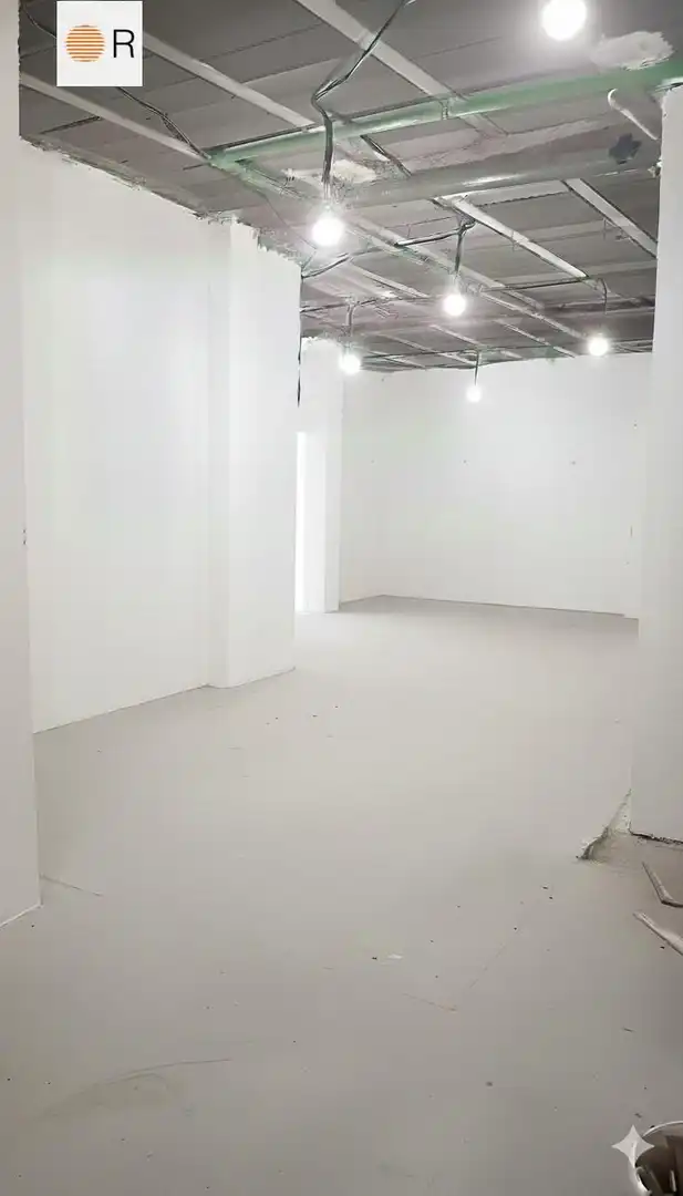 Local comercial en venda a Centro, imagen 2