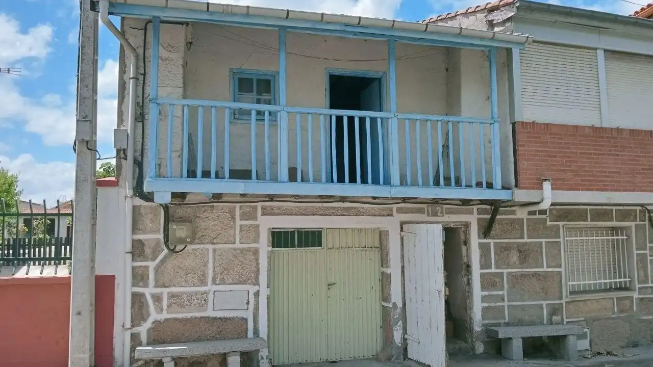 Vista exterior de Finca rústica en venda en San Cibrao das Viñas amb Calefacció, Jardí privat i Balcó
