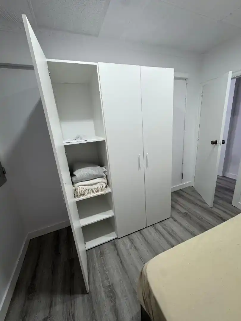 Schlafzimmer von Wohnung zur Miete in Cornellà de Llobregat mit Parkett, Möbliert und Mikrowelle