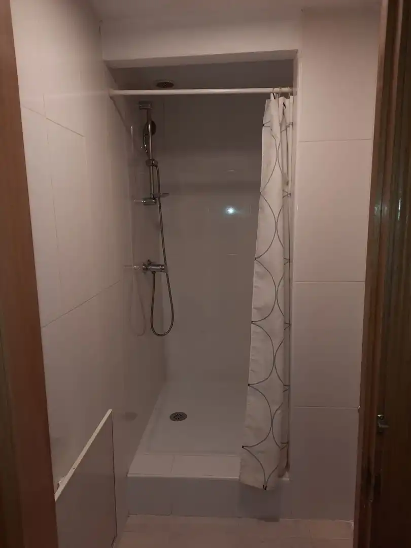 Bany de Apartament de lloguer en Villaviciosa de Odón amb Calefacció i Moblat