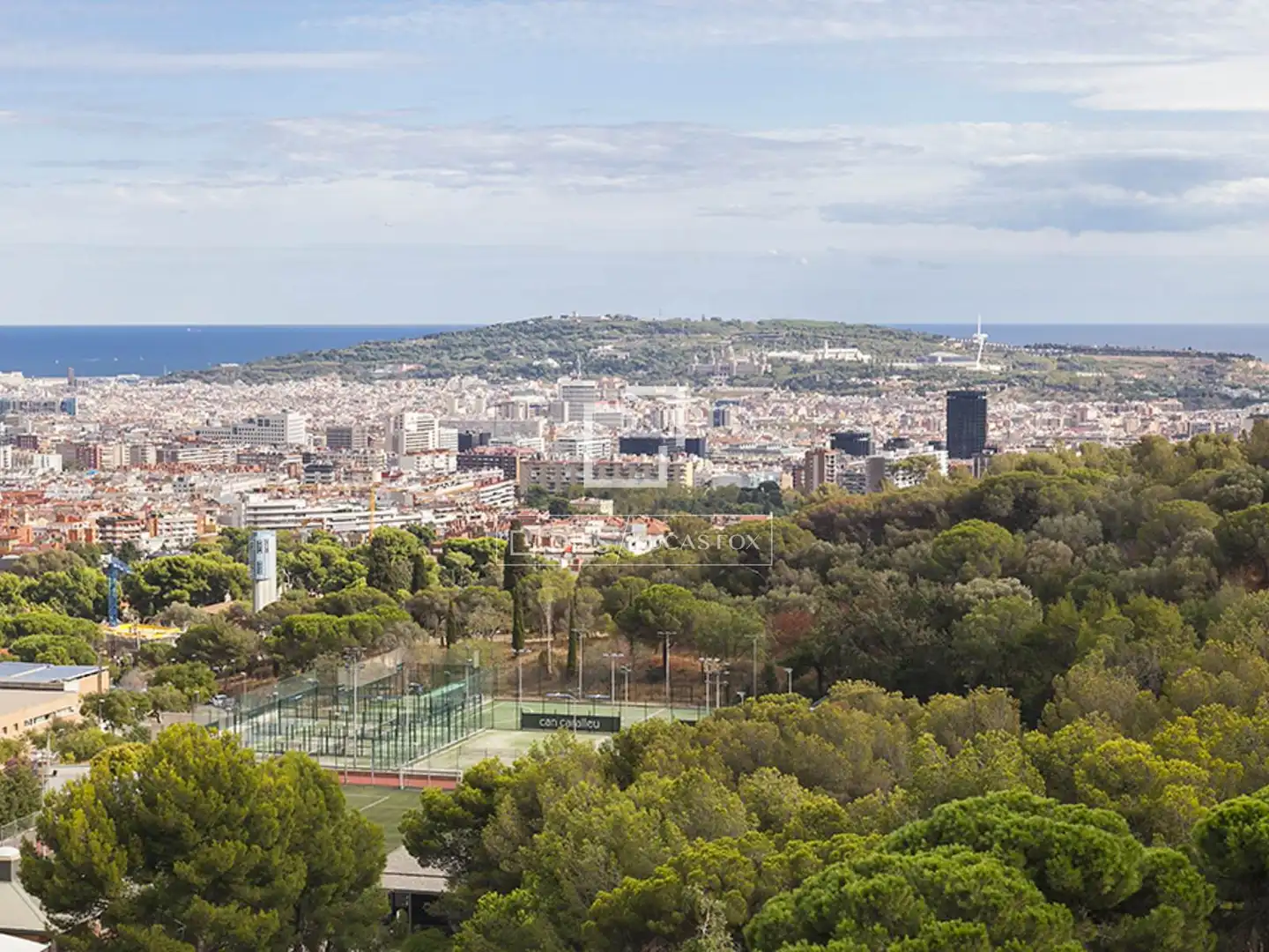 Vista exterior de Casa o xalet en venda en Barcelona amb Aire condicionat, Calefacció i Jardí privat