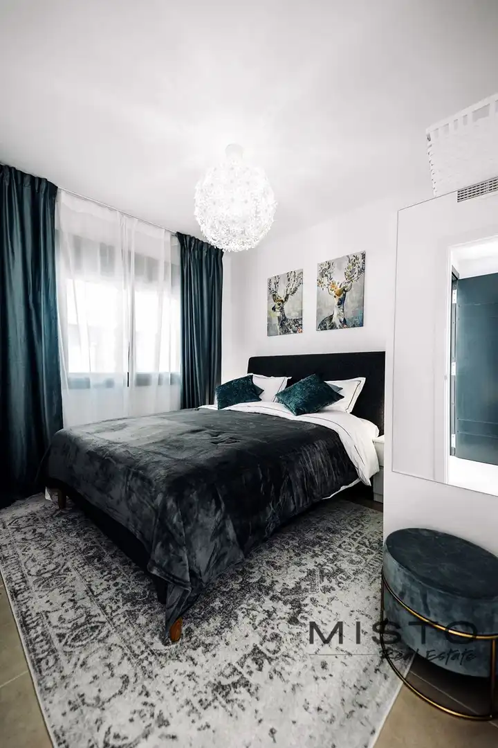 Casa a schiera in vendita a Urb. Dos Hermanas Ii  escalera  planta  puerta, imagen 9