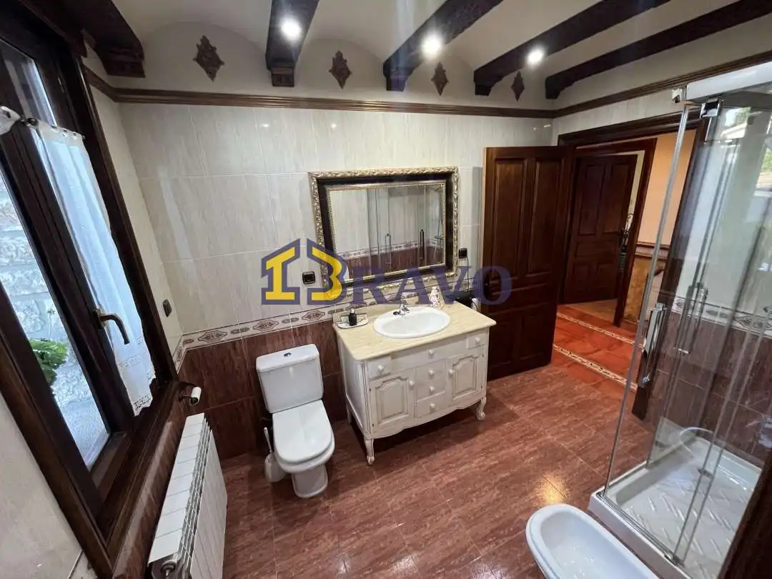 Baño de Casa o chalet en venta en Valle de Mena con Calefacción, Jardín privado y Terraza