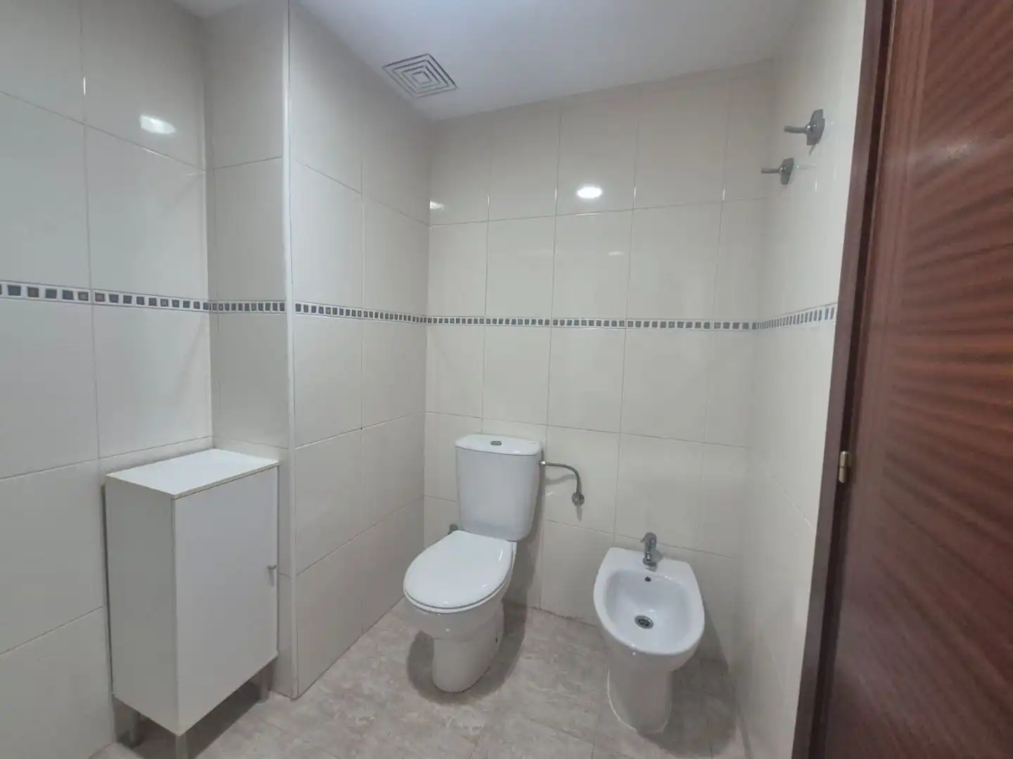 Bany de Pis de lloguer en Llevant