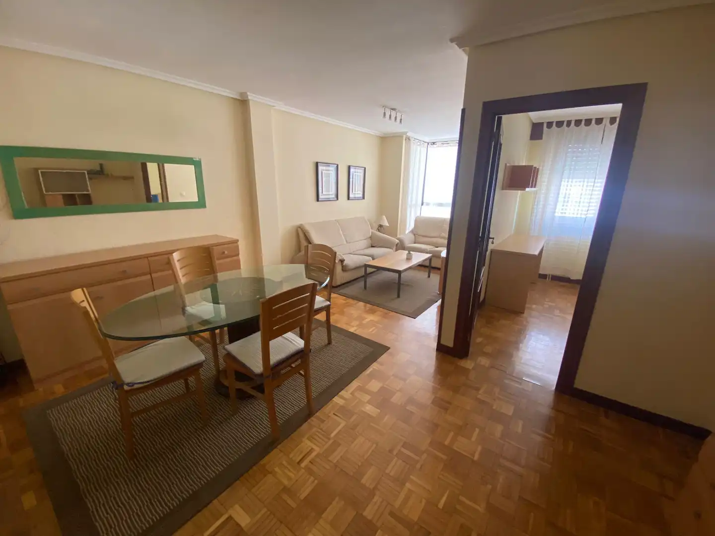 Wohnzimmer von Wohnung zur Miete in Burgos mit Möbliert