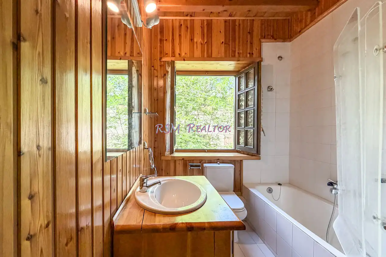 Bany de Casa o xalet en venda en Vielha e Mijaran amb Calefacció, Jardí privat i Parquet