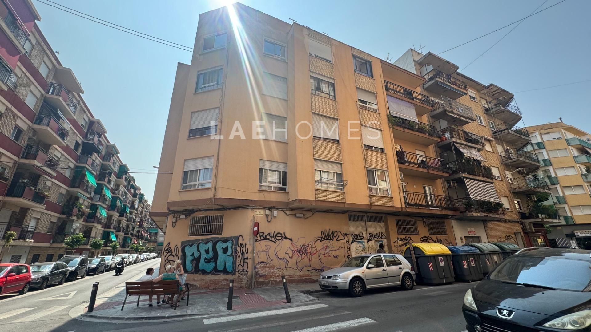 Vista exterior de Local en venda en Gandia