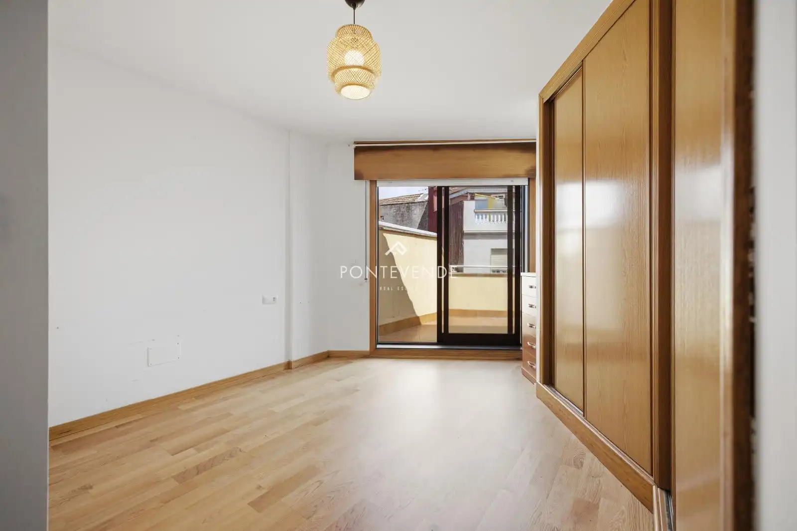 Bedroom of Attic for sale in Marín  with Heating, Parquet flooring and Terrace