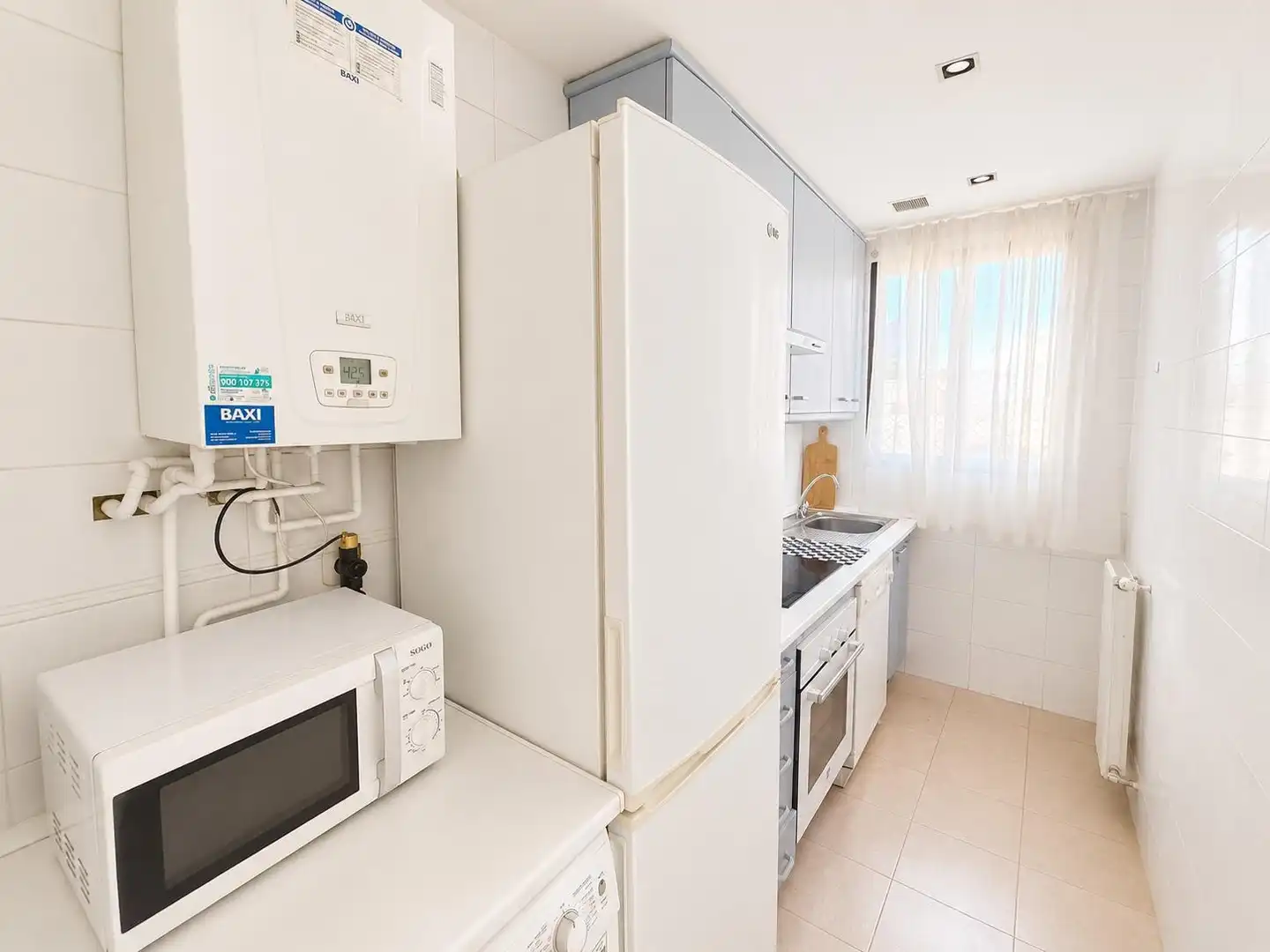 Kitchen of Flat for rent in Madrid  with Air Conditioner, Heating and Furnished