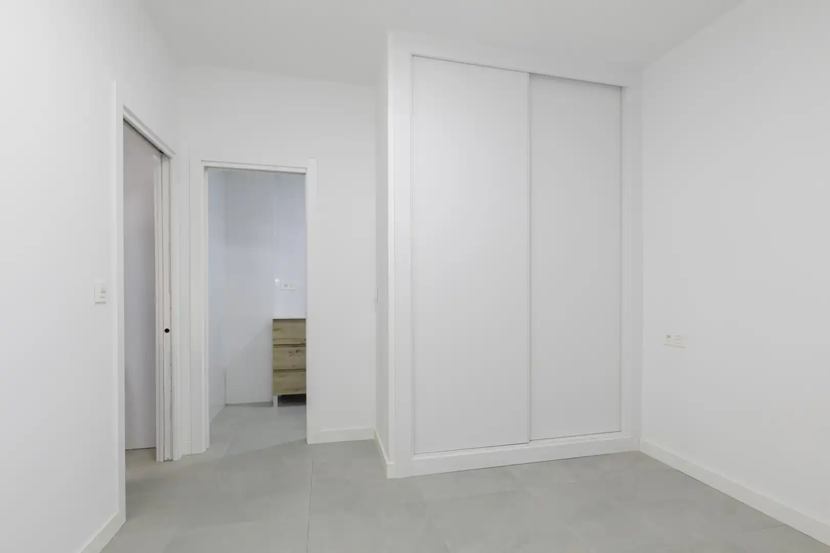 Bedroom of Apartments for sale in Granada