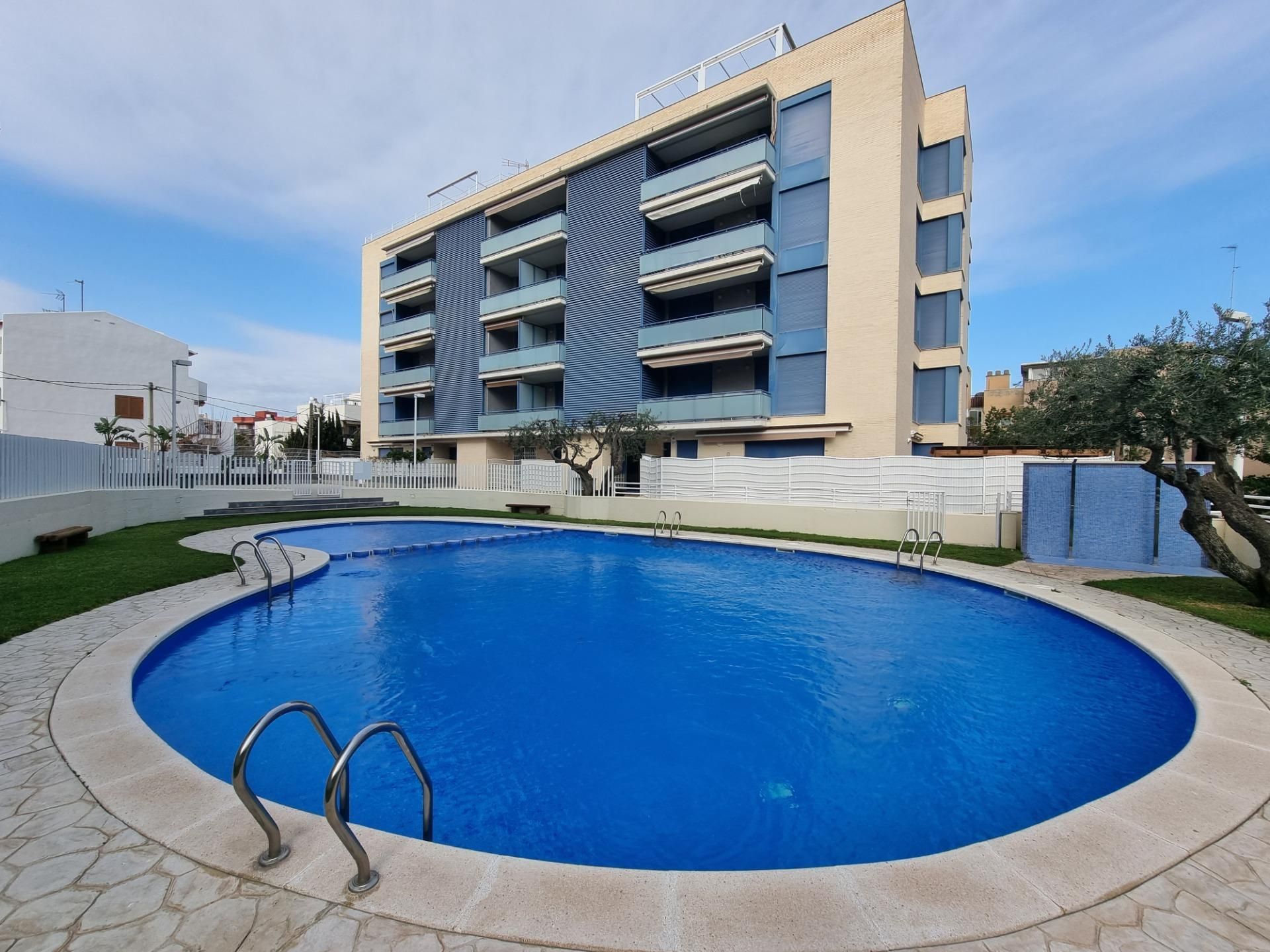 Piscina de Planta baixa en venda en Torredembarra amb Aire condicionat, Calefacció i Terrassa
