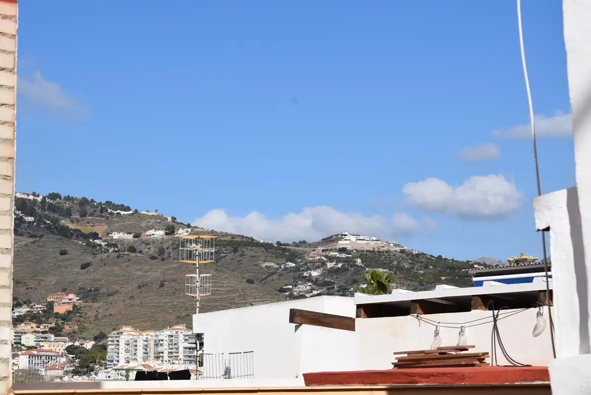 Vista exterior de Casa adosada en venda en Almuñécar amb Terrassa, Moblat i Microones